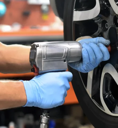 تغيير اطارات السيارات